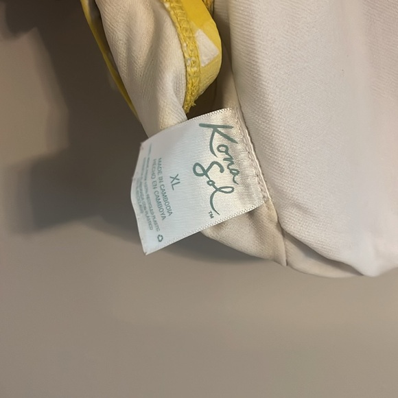 Brand: Kora Sol Size: XL Color: Yellow and White - Picture 3 of 3